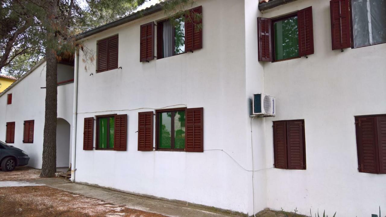 Apartments Vera - Mirca Mirca  Екстер'єр фото