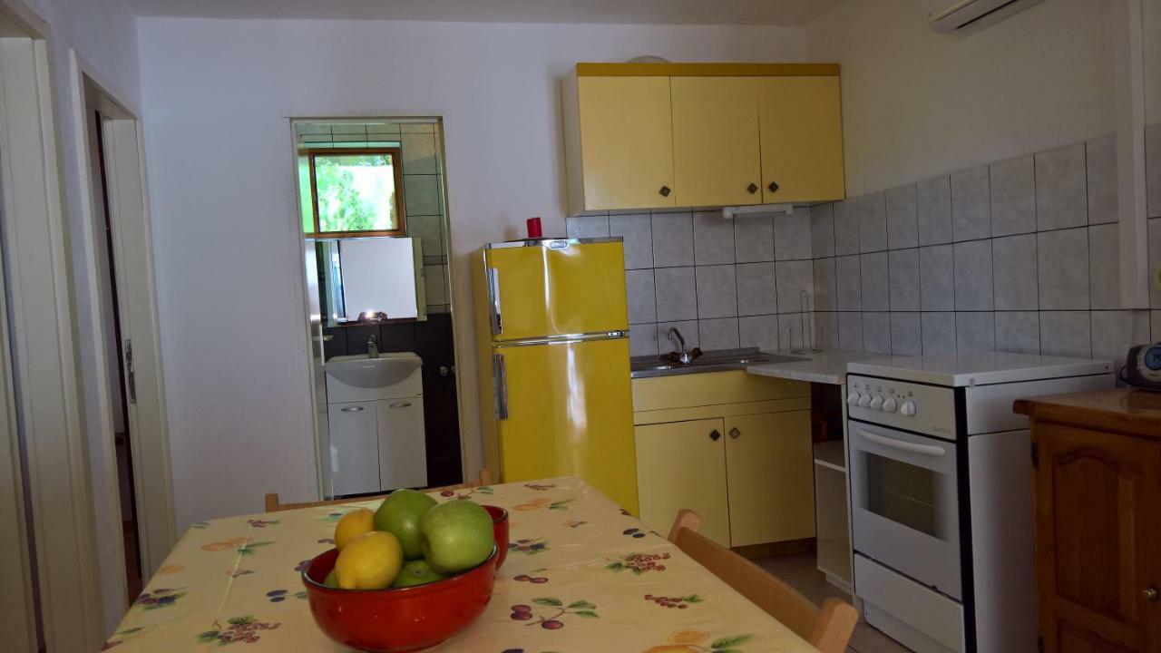 Apartments Vera - Mirca Mirca  Екстер'єр фото