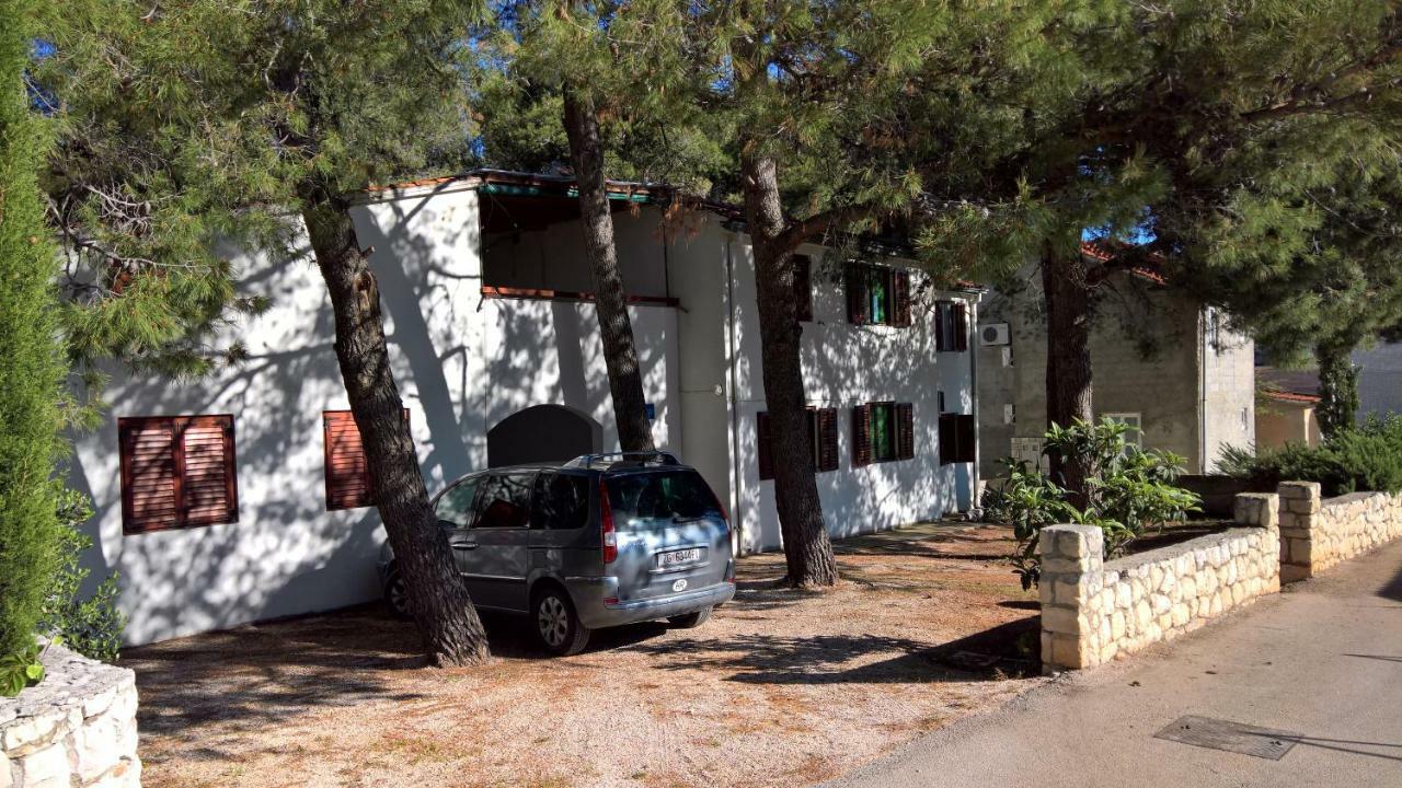 Apartments Vera - Mirca Mirca  Екстер'єр фото