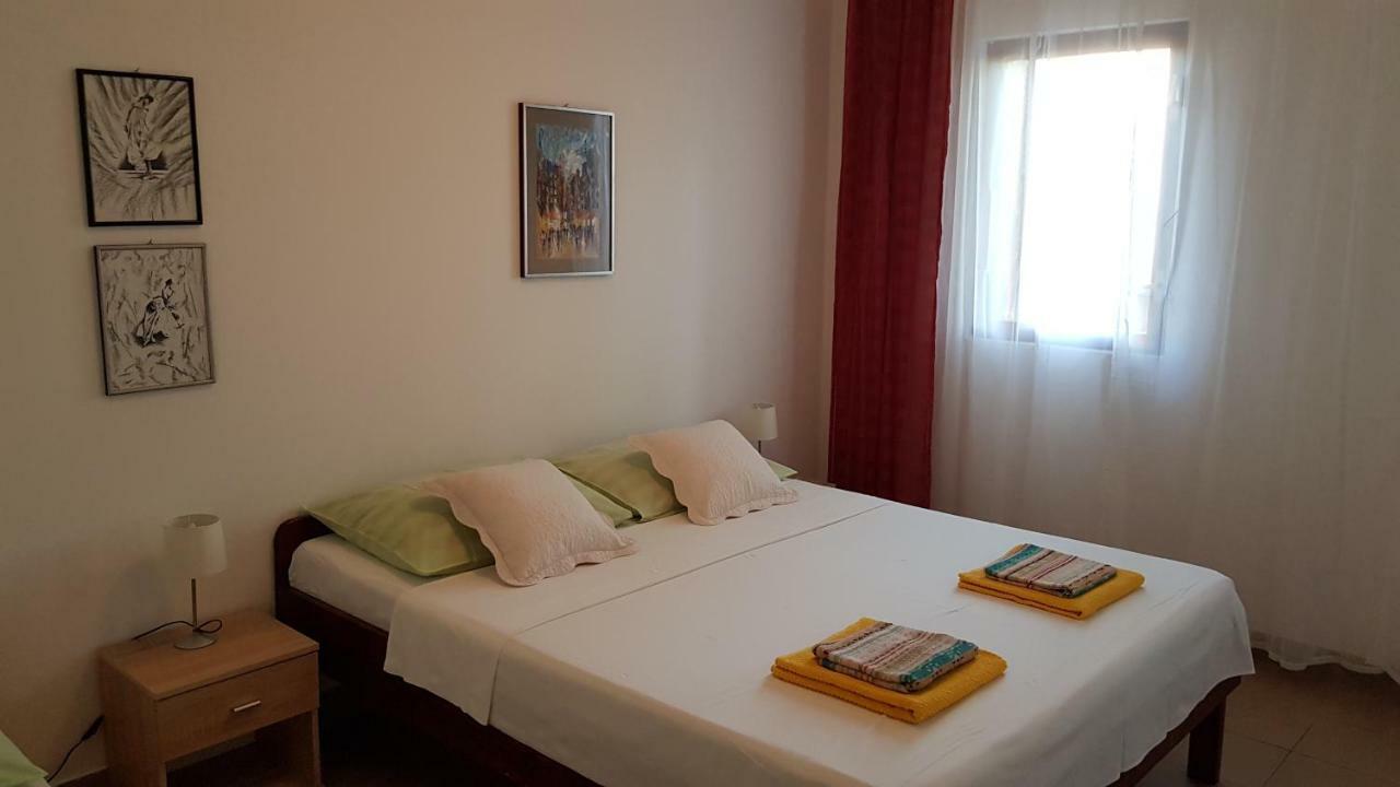 Apartments Vera - Mirca Mirca  Екстер'єр фото