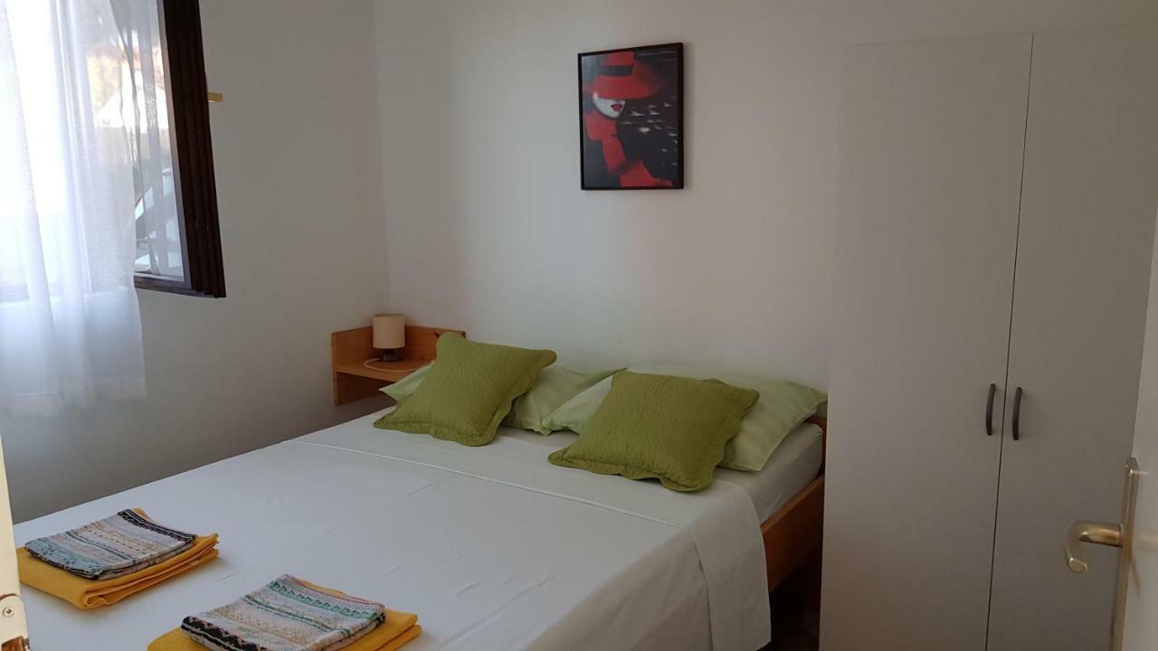 Apartments Vera - Mirca Mirca  Екстер'єр фото