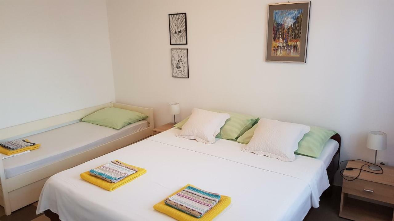 Apartments Vera - Mirca Mirca  Екстер'єр фото