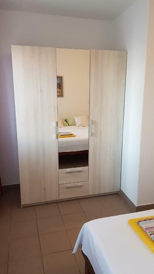 Apartments Vera - Mirca Mirca  Екстер'єр фото